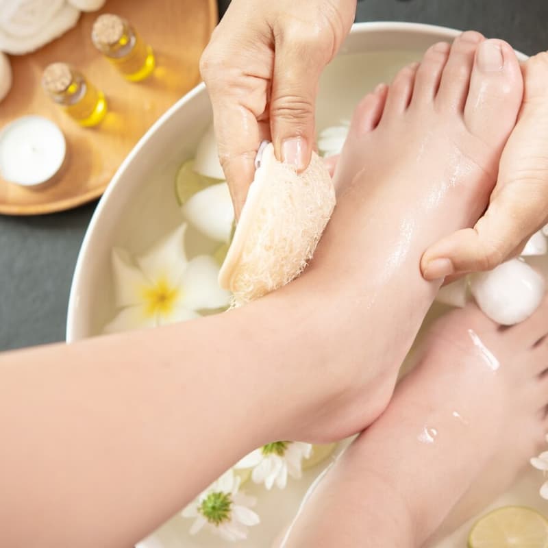 PEDICURE MANICURE